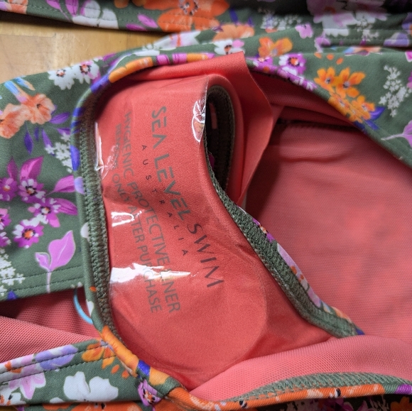 Sea level NWT 10/12 Bikini - Parkland - Crossfront Bikini Top & Mid Rise Bottom - Picture 9 of 10